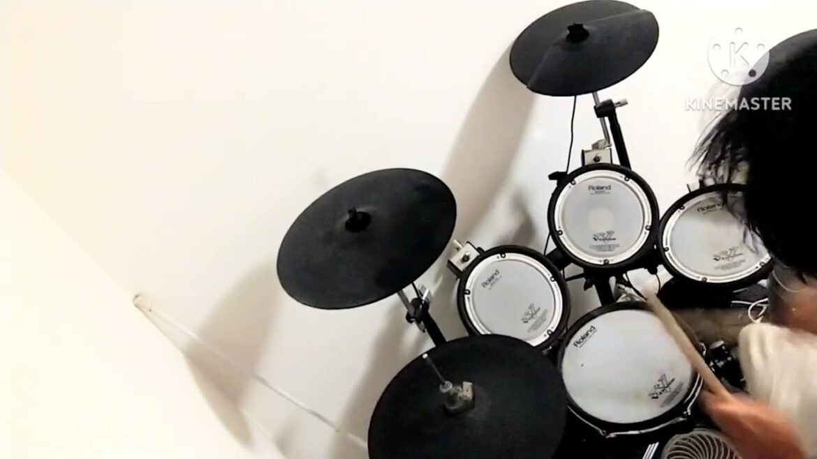 中山美穂　「C」  遊びでドラム叩きました🥁一発撮りです😂
