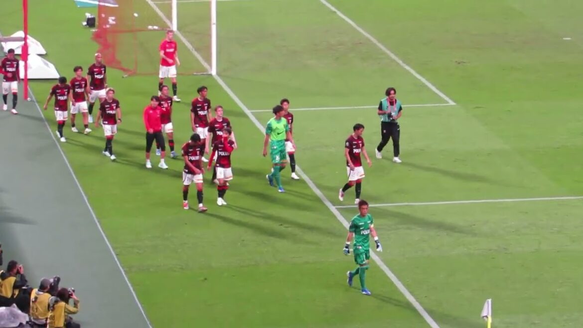 試合終了後のゴール裏とメインに挨拶　2024明治安田J1リーグ 第31節　2024年9月21日(土) 19:04 KICK OFF　VS　FC東京戦　＠埼玉スタジアム2002