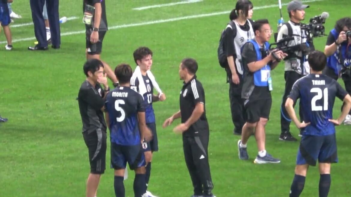 【W杯】 ベンチ外だった長友佑都 試合終了後に戦った代表たちへブラボー  現地映像