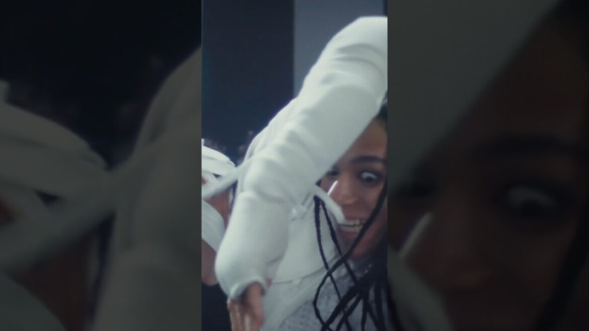 TVアニメ『アンデッドアンラック』オープニングテーマ「01」MUSIC VIDEO公開。#女王蜂 #アンデラ #アンデッドアンラック #QUEENBEE #女王蜂01 #Undeadunluck