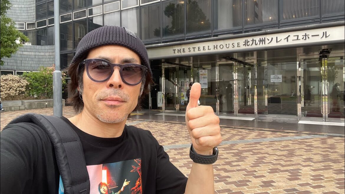 リー中川 がライブ配信中！宮本浩次　ソレイユホールからお届け！