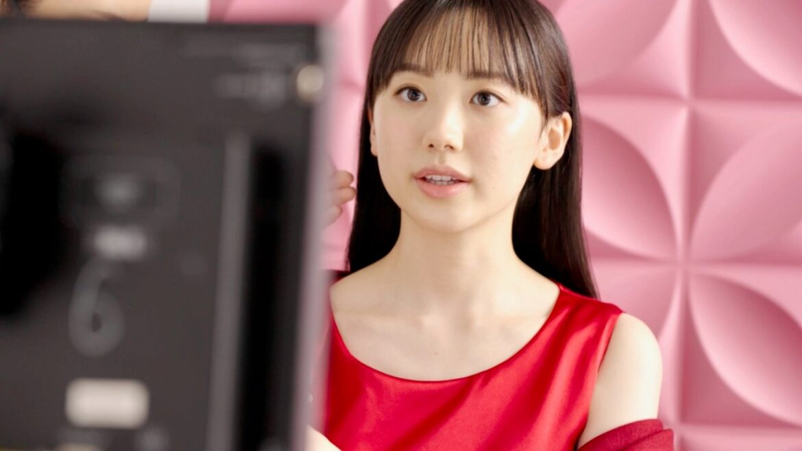 芦田愛菜、20歳を迎えノースリーブ姿が華やか！バスタイムの過ごし方は？ライオン hadakara CM＋インタビュー＋メイキング