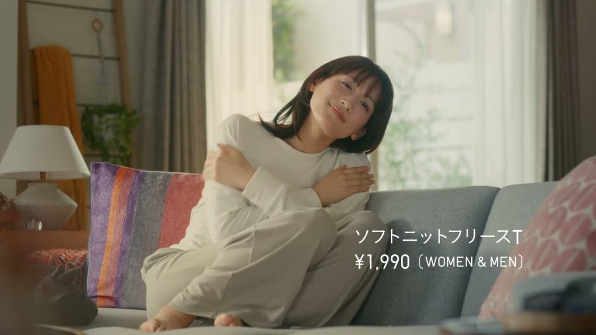 2024　フリースT　猫なフリース（ソファ）　30秒