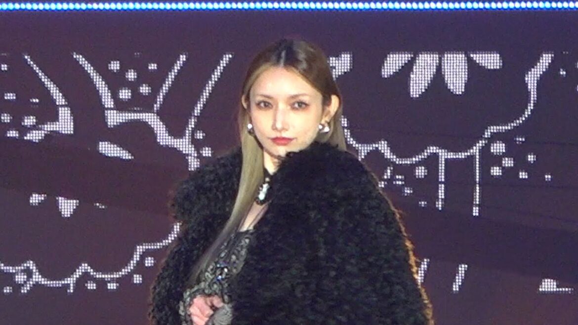 後藤真希、ガルアワにサプライズ登場で圧巻オーラ　堂々ランウェイで会場を圧倒　『Rakuten GirlsAward 2024 AUTUMN／WINTER』