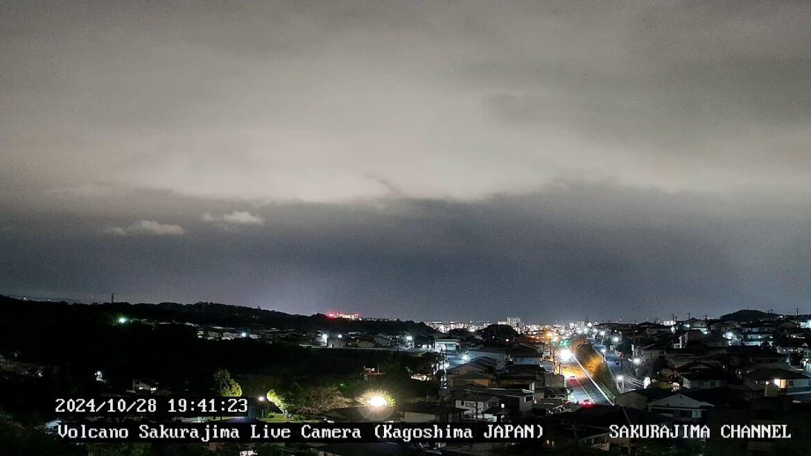 【絶景LIVE】桜島ライブカメラ（噴火・雲海・朝焼け） live camera  volcano-Sakurajima ,Kagoshima,Japan