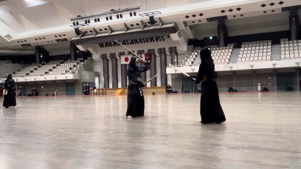 2024 白秋　女医vs運び屋