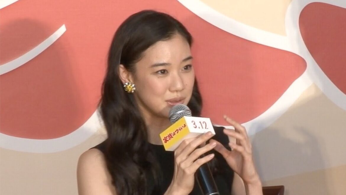 蒼井優、「先生」呼びにご満悦。山田洋次監督作品の“原案” 映画『家族はつらいよ』完成報告会見 蒼井優、「先生」呼びにご満悦。山田洋次監督作品の“原案” 映画『家族はつらいよ』完成報告会見