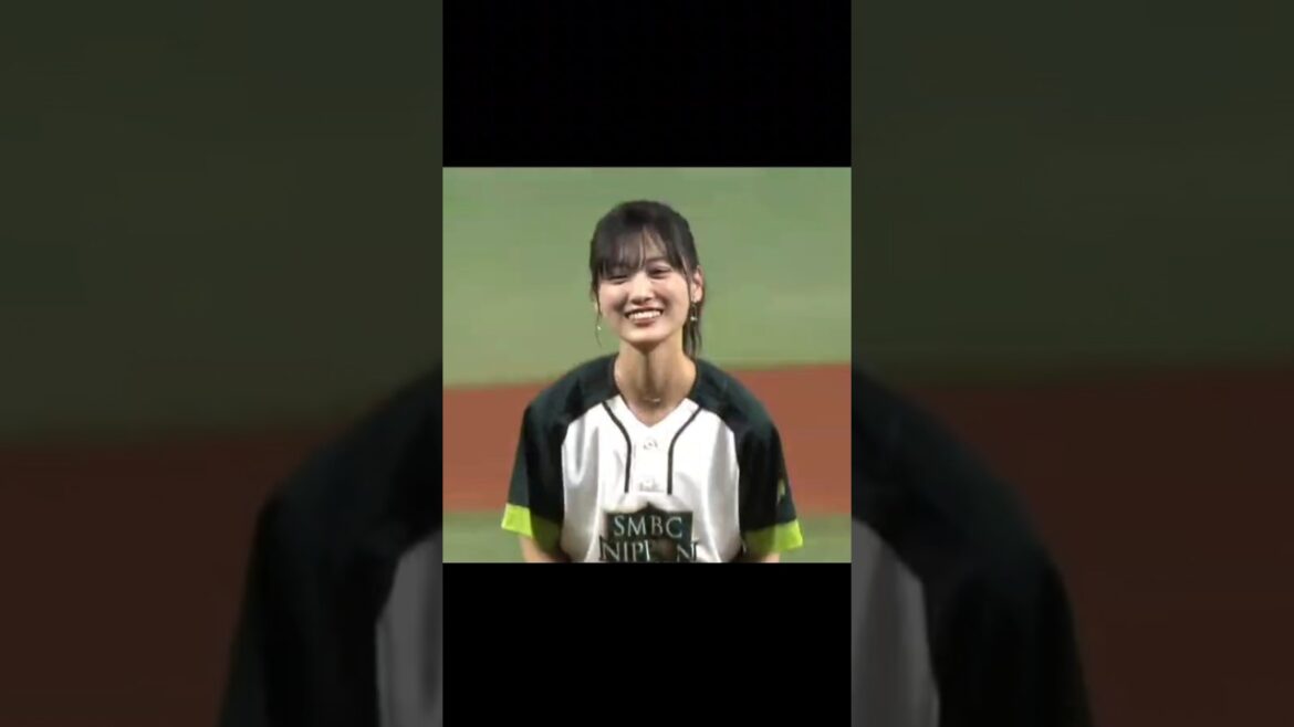 山下美月が投げる！日本シリーズ
