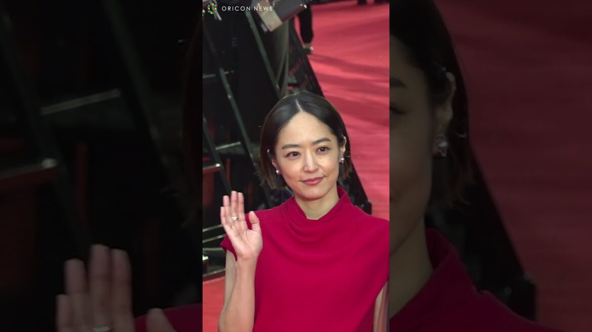 井上真央、ほっそり美脚あらわな華やかワンピで魅了　#井上真央 #東京国際映画祭 #サンセットサンライズ #TIFF #shorts