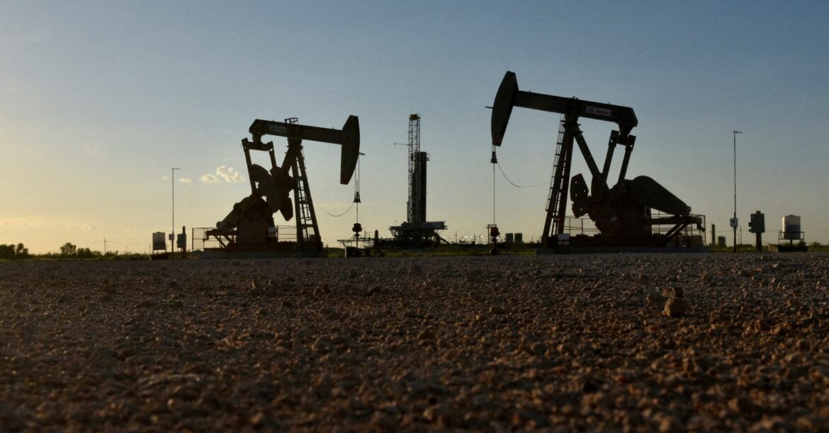 原油先物3％超高、ウクライナ情勢緊迫化などで | ロイター