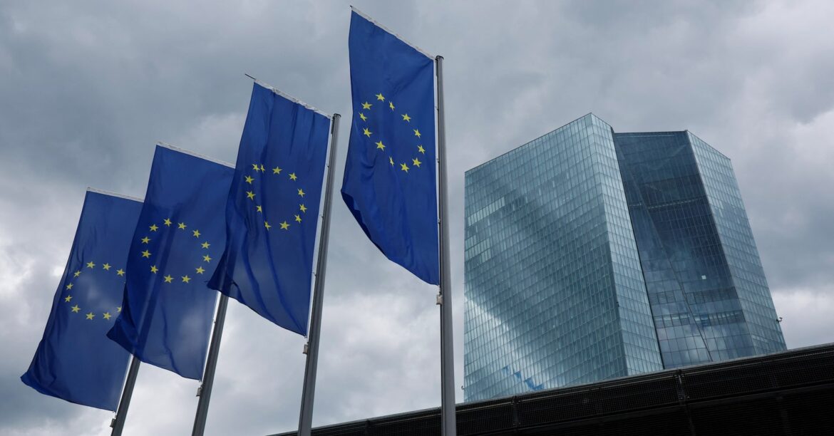 コラム：先行き厳しいユーロ圏経済、ＥＣＢ「金融緩和」への道筋は＝井上哲也氏 | ロイター