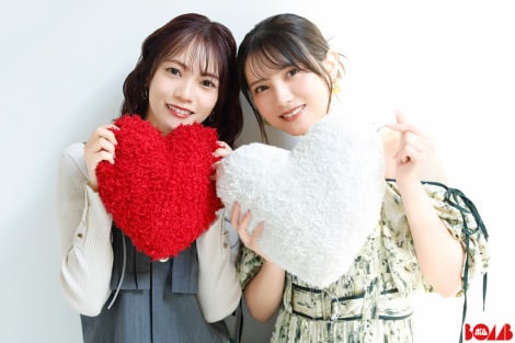 『BOMB』12月号に登場する（左から）宮田愛萌、桃月なしこ【オリコン独占カット】 