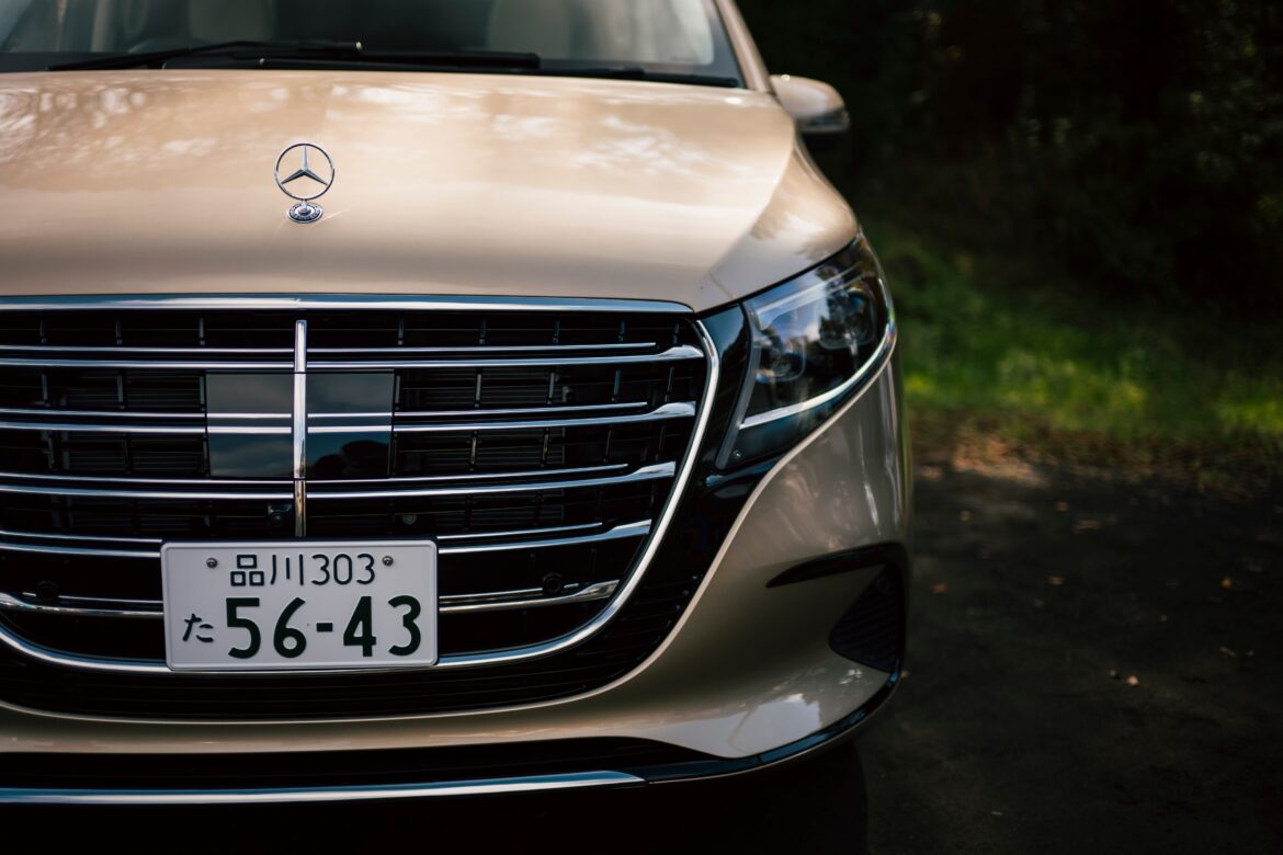 日本のミニバンとはまるで異なる──新型メルセデス・ベンツV220d EXCLUSIVE long Platinum Suite試乗記（GQ JAPAN） | 自動車情報・ニュース