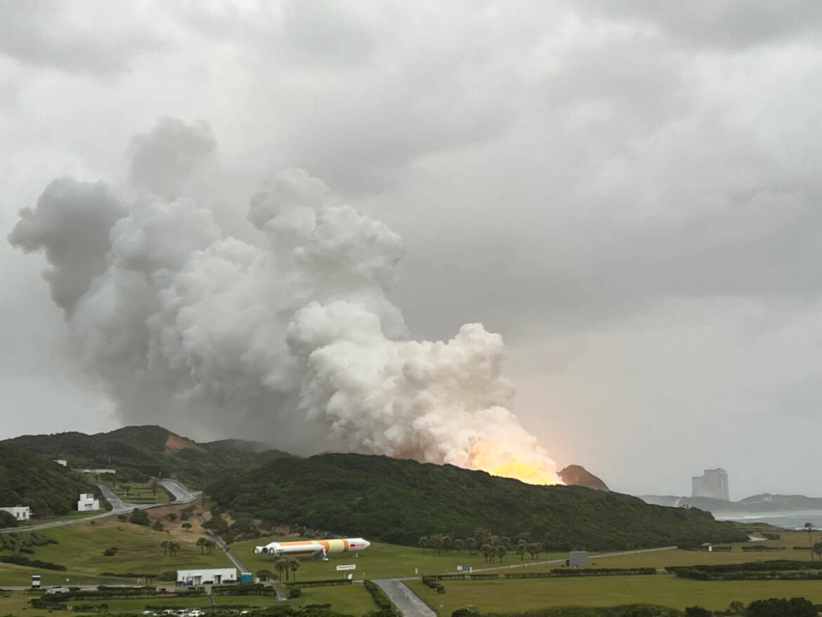 JAXA「イプシロンS」、燃焼試験中に爆発 今後の影響は? - Impress Watch