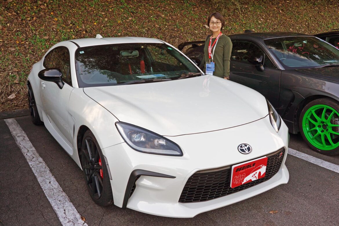 彼女がトヨタ「86」に加え「GR86」を増車した理由は？ ジムカーナでスキルアップするためにMTを選択…マフラーは柿本「音は重要な要素」です - Automesse Web