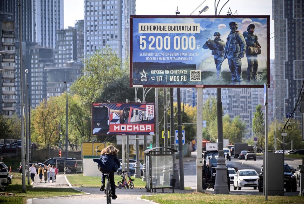 プーチン氏は見た目より弱い、西側はロシアの弱さを今こそ突け－社説 - Bloomberg