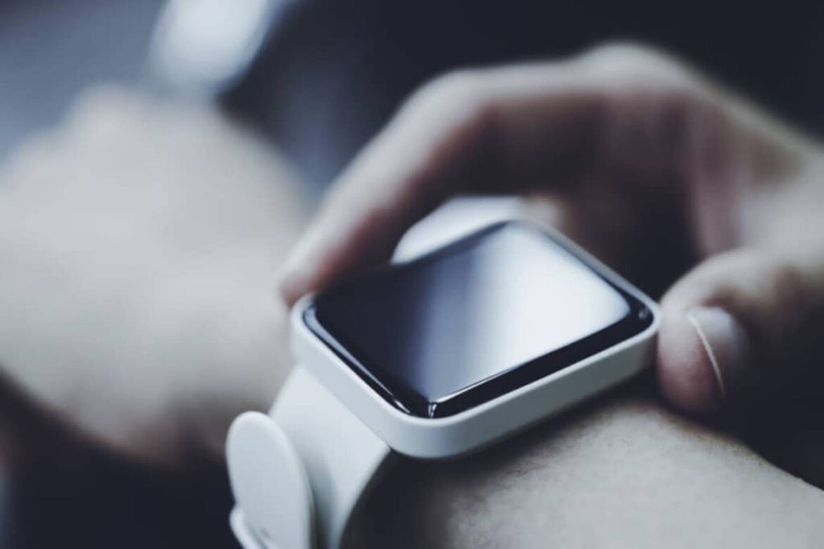 「コストコで人気のスマートウォッチ」ランキングTOP10！　1位は「Apple Watch SE（GPSモデル）- 40mmスターライトアルミニウムケース」【2024年12月3日時点】 | 腕時計 ねとらぼリサーチ