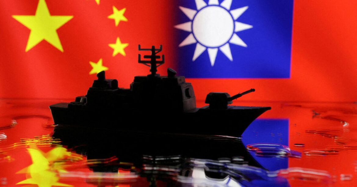 台湾軍、警戒態勢を強化　中国が艦船90隻を訓練に投入か | ロイター