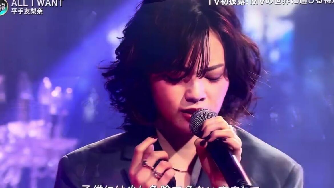 FNS歌謡祭  平手友梨奈