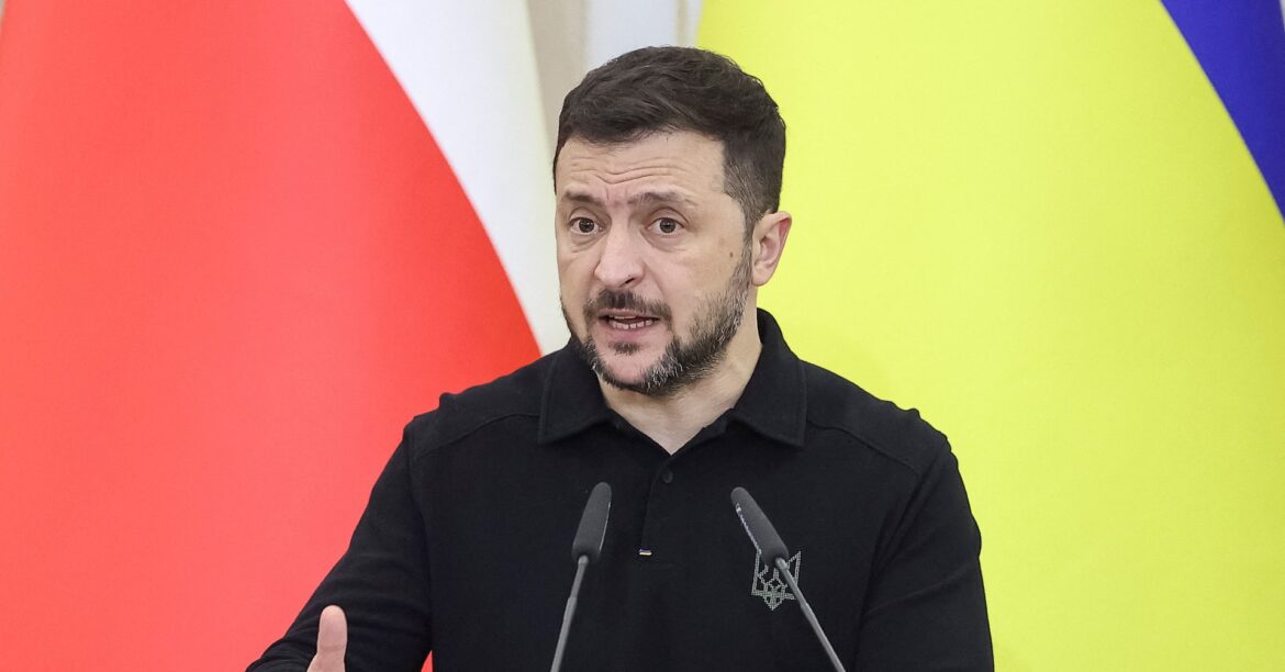 ゼレンスキー氏、ロシア「影の船団」排除呼びかけ　環境災害懸念も表明 | ロイター