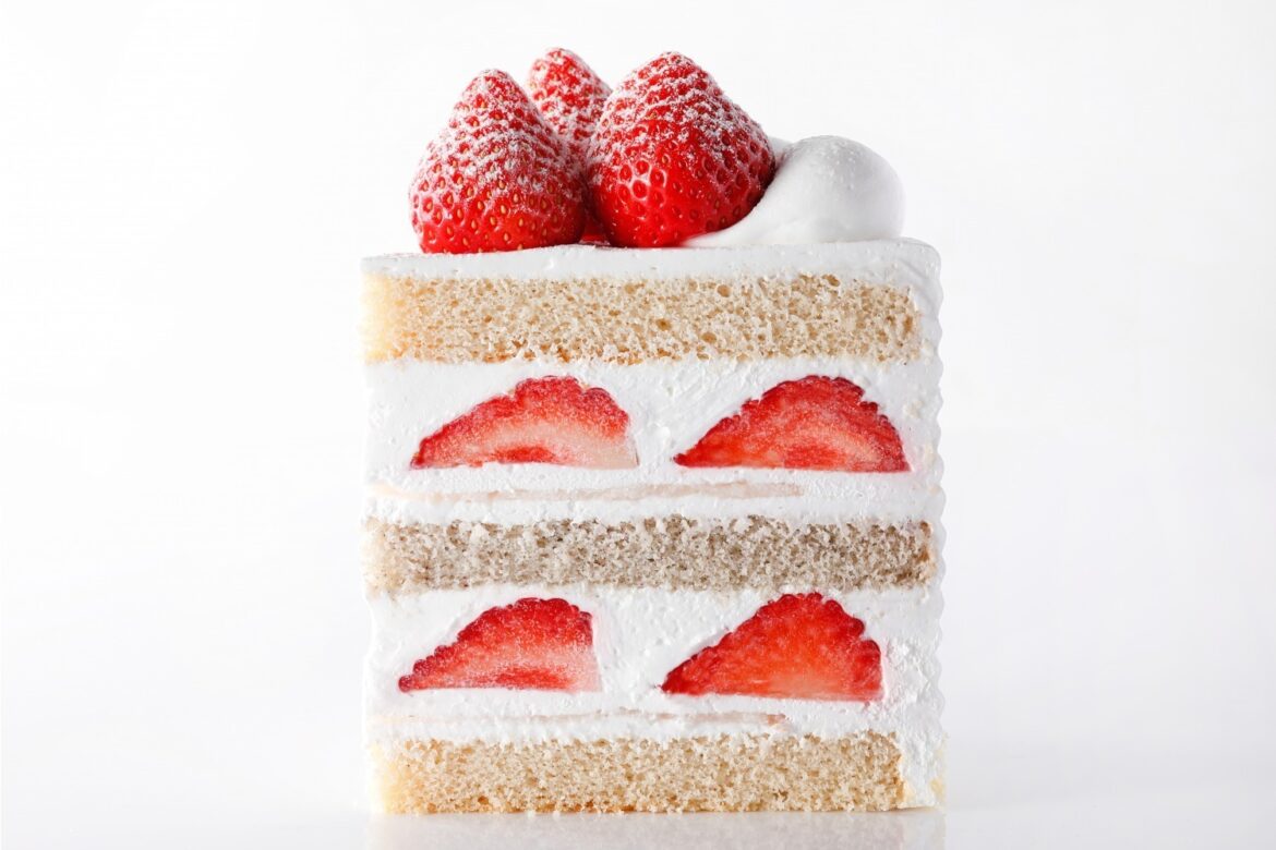 ホテルニューオータニ「新エクストラスーパーあまおうショートケーキ」“究極”のご褒美ケーキが冬限定で - Fashion Press