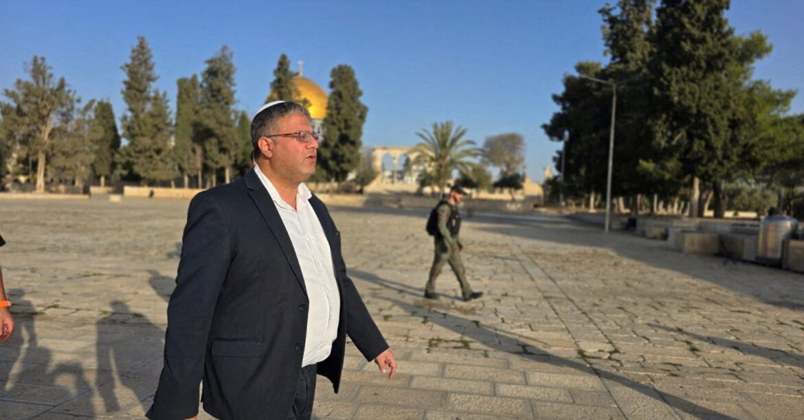 イスラエル右派閣僚がアルアクサモスク訪問、ガザ人質のために「祈り」 | ロイター イスラエル右派閣僚がアルアクサモスク訪問、ガザ人質のために「祈り」 | ロイター