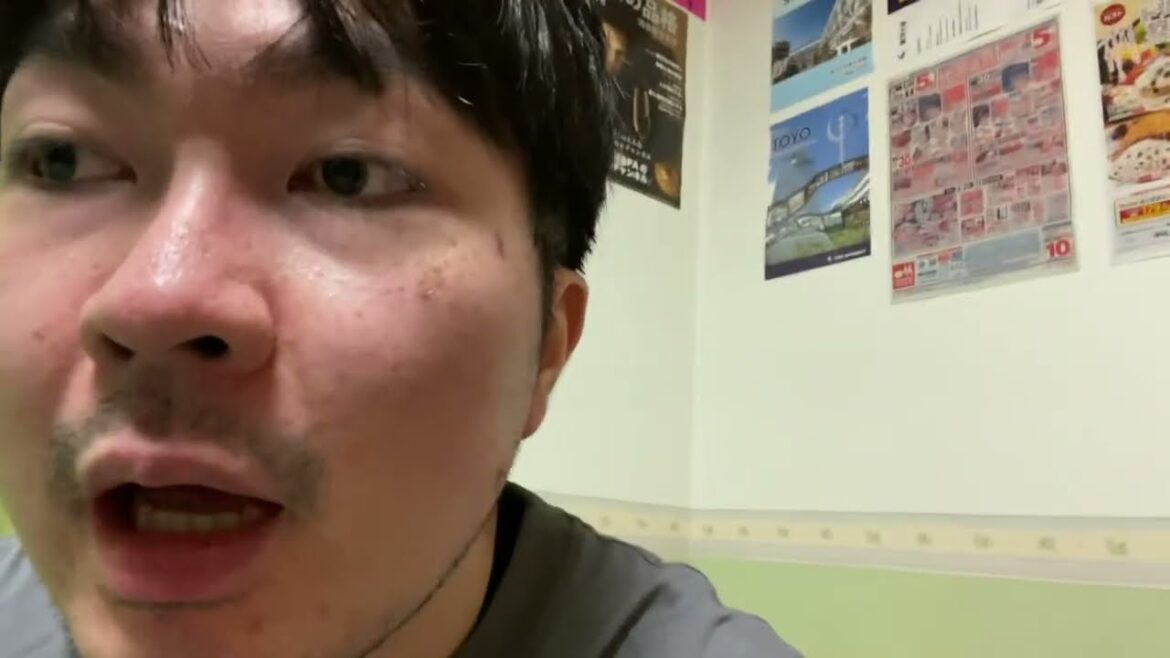 新型コロナウイルス陽性でした。声が出ないし喉がめちゃくちゃ痛くて寒気と暑さで寝れません。あのニコ生忘年会やばすぎた。