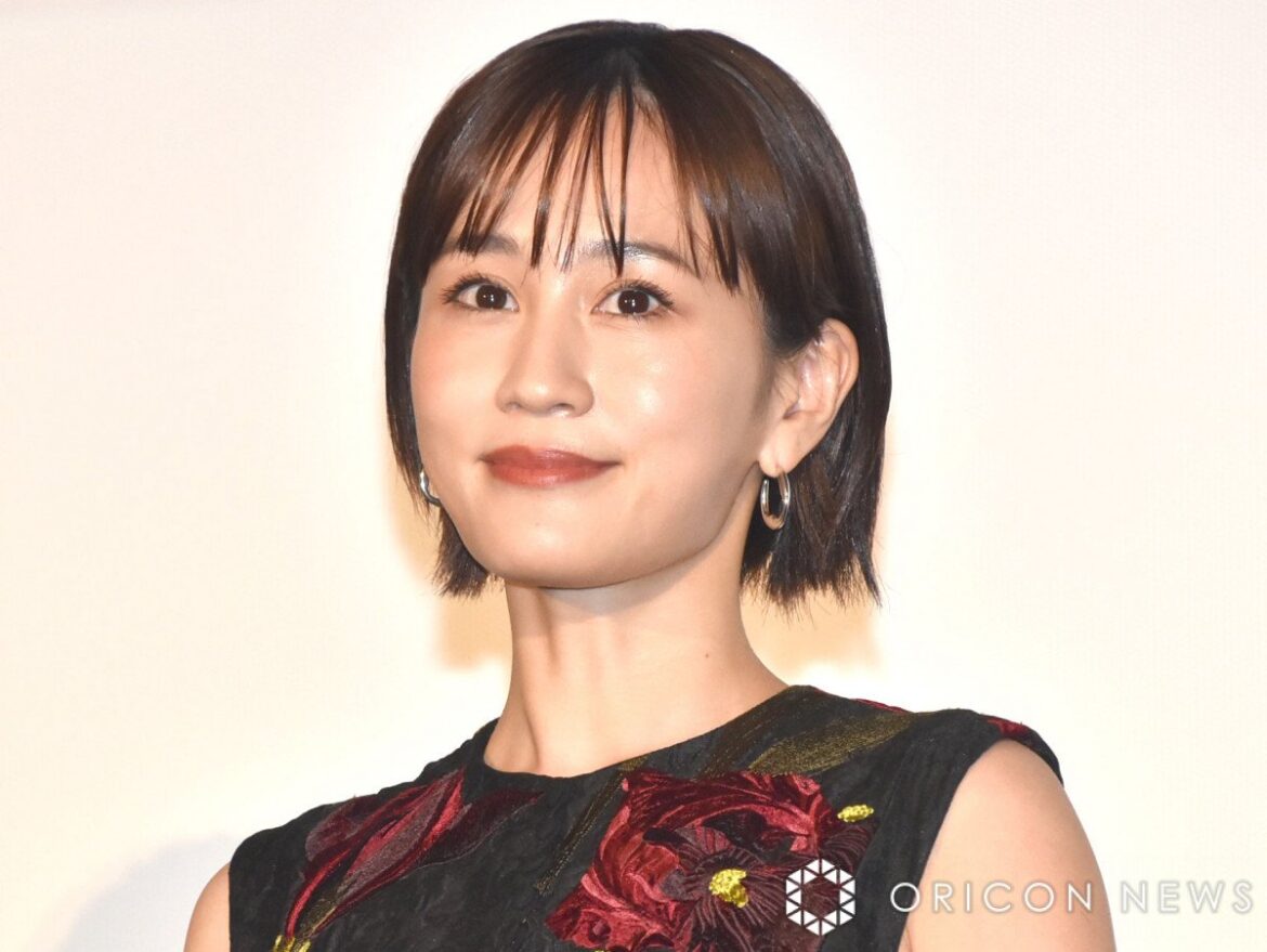前田敦子、板野友美の披露宴ショット公開「見た瞬間エモってなったよ」「あつともスキ」 | ORICON NEWS 前田敦子、板野友美の披露宴ショット公開「見た瞬間エモってなったよ」「あつともスキ」 | ORICON NEWS