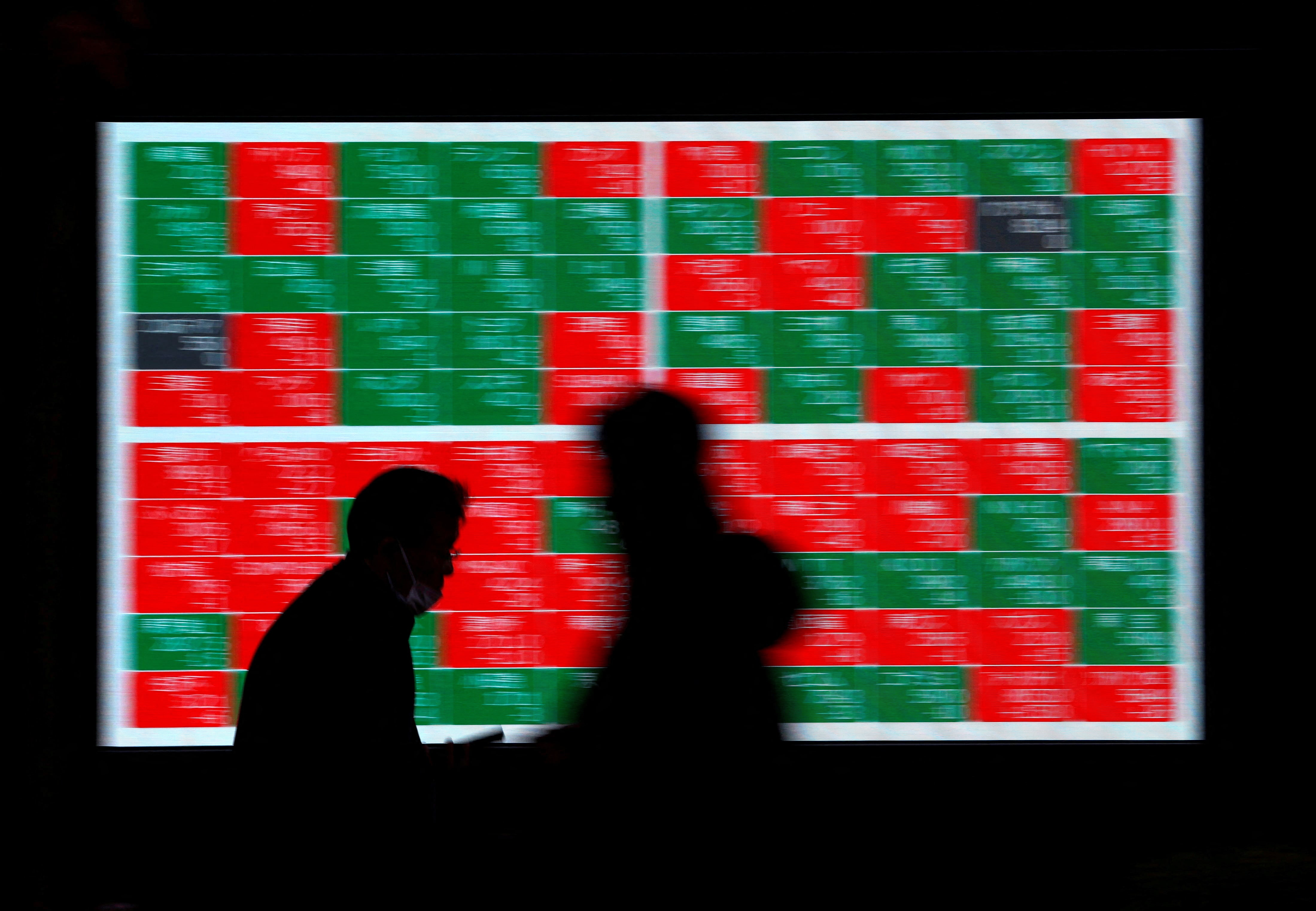 アングル：日本株需給に構造変化、想定外の新ＮＩＳＡ効果　下値抵抗で存在感