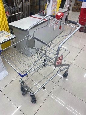 ロピアのカート(OICグループ広報室提供)