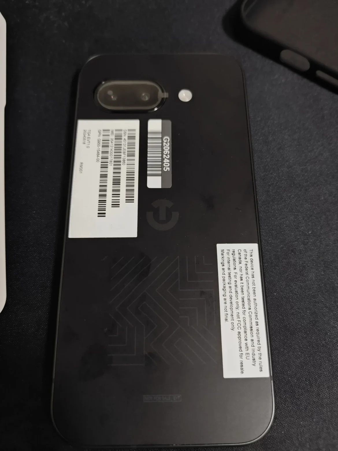 Google Pixel 9aの試作実機がリークされる。カメラデザインに大きな変更 - すまほん!!