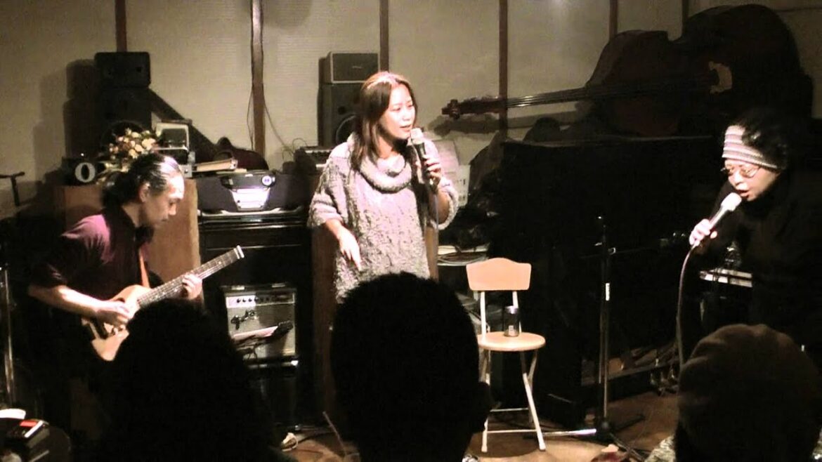 03 Moon Glow 東雲真理vo 小柳淳子vo 村山義光g