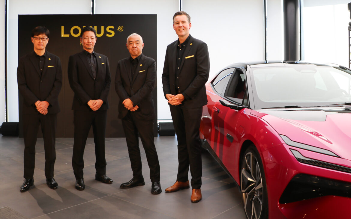 ロータス、神戸に新CIを日本初採用した最新ディーラーを開店 ロータスの世界観を存分に体験できる店舗に - Car Watch
