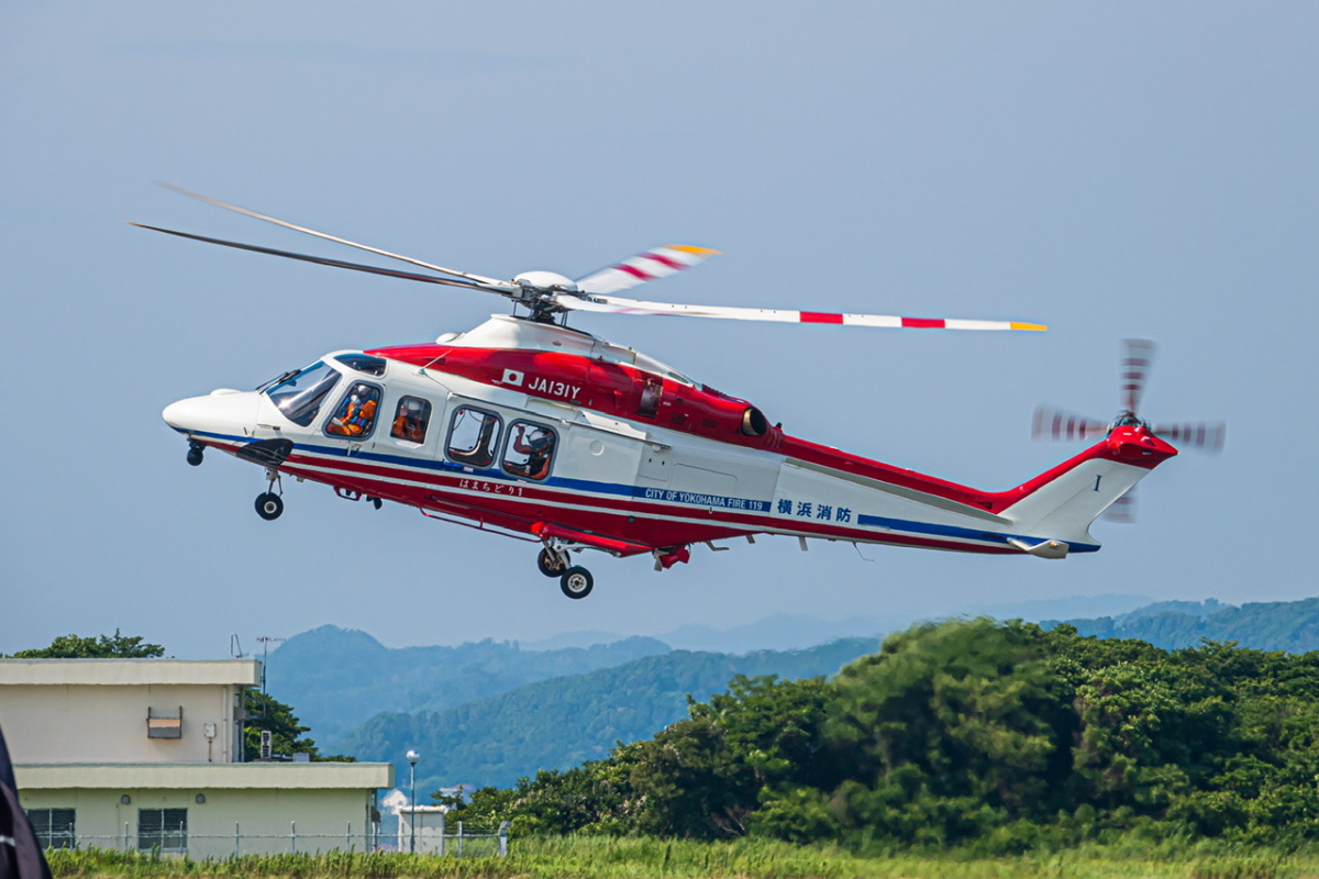 ニュース画像 1枚目：館山航空基地 2022年7月18日撮影 JA131Y アグスタウェストランド AW139 横浜市消防航空隊