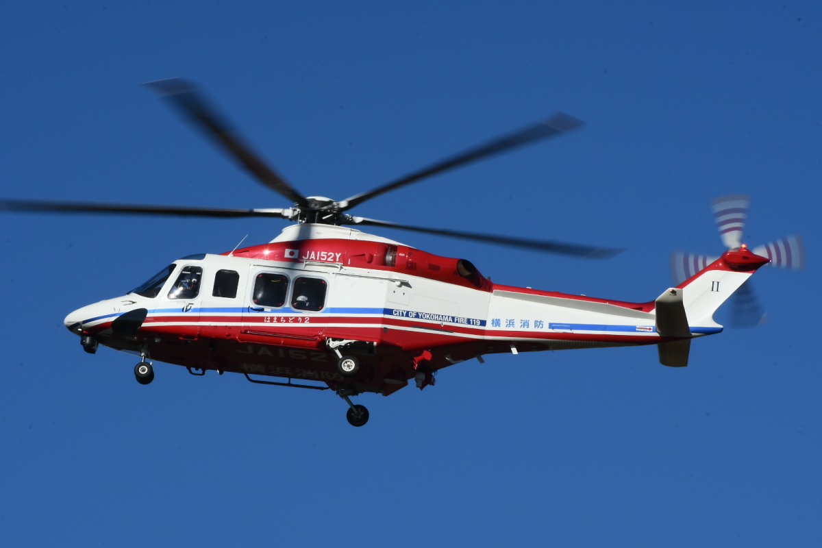 ニュース画像 2枚目：小松空港 2024年1月14日撮影 JA152Y アグスタウェストランド AW139 横浜市消防航空隊