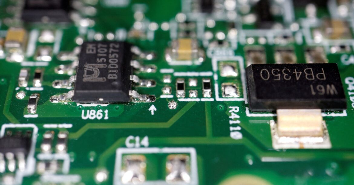 米がＡＩ半導体輸出規制強化へ、同盟国優遇の階層化　中国反発 | ロイター