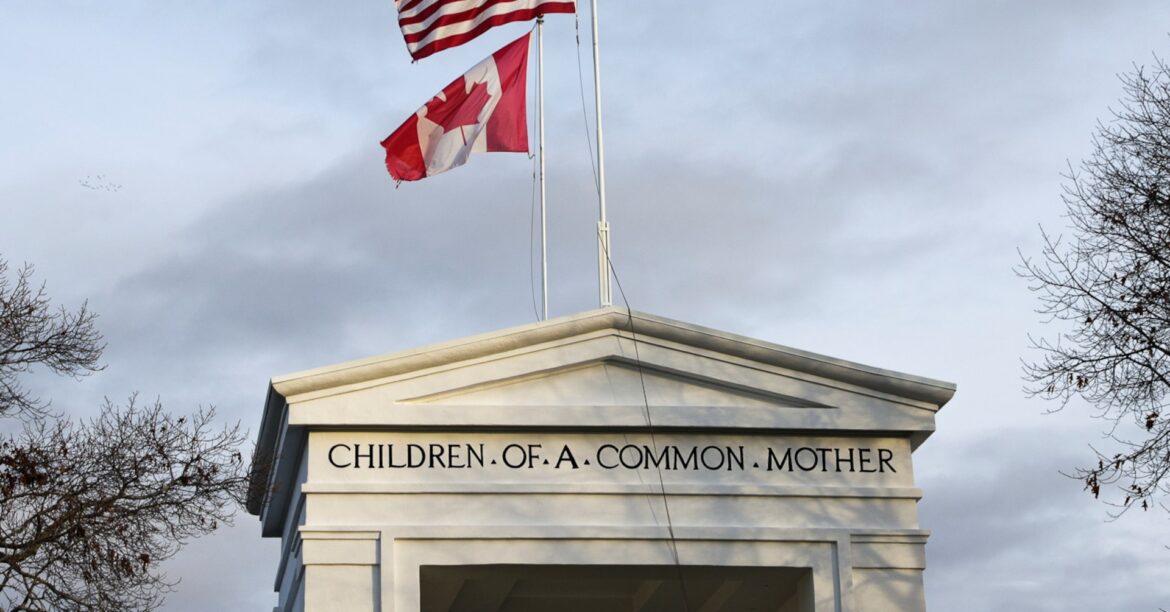 米加首脳が電話会談、トランプ氏「生産的」 カーニー氏「報復関税の用意」 | ロイター カナダ、トランプ関税発動なら対抗措置 1000億ドル規模=関係筋 | ロイター