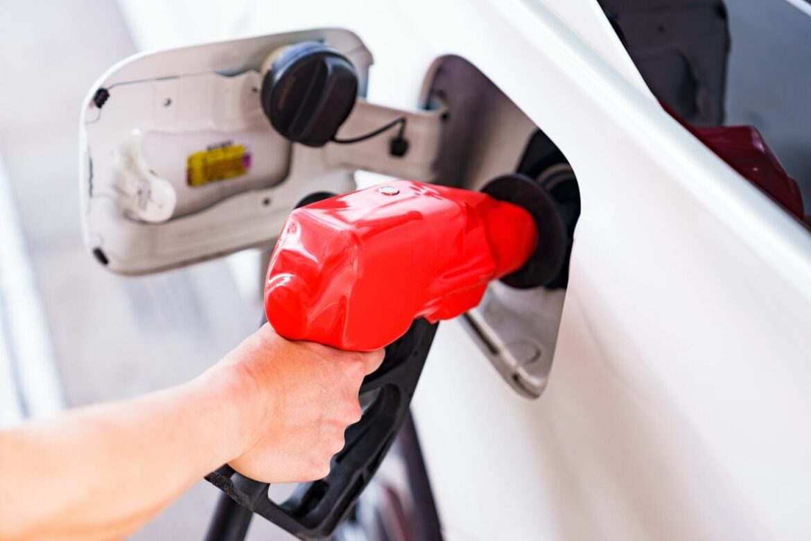 ガソリン高騰、いつ下がる？元凶は補助金削減だけではない、暫定税率・円安・中東依存度の高さ…抜本対策は遠く(1/4) | JBpress (ジェイビープレス)