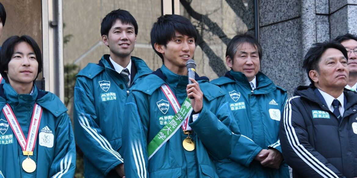 陸上・駅伝 - 青学大・田中悠登が明かした「大手町で笑おう」誕生の背景、仮に負けたとしても笑顔で | 4years. #学生スポーツ