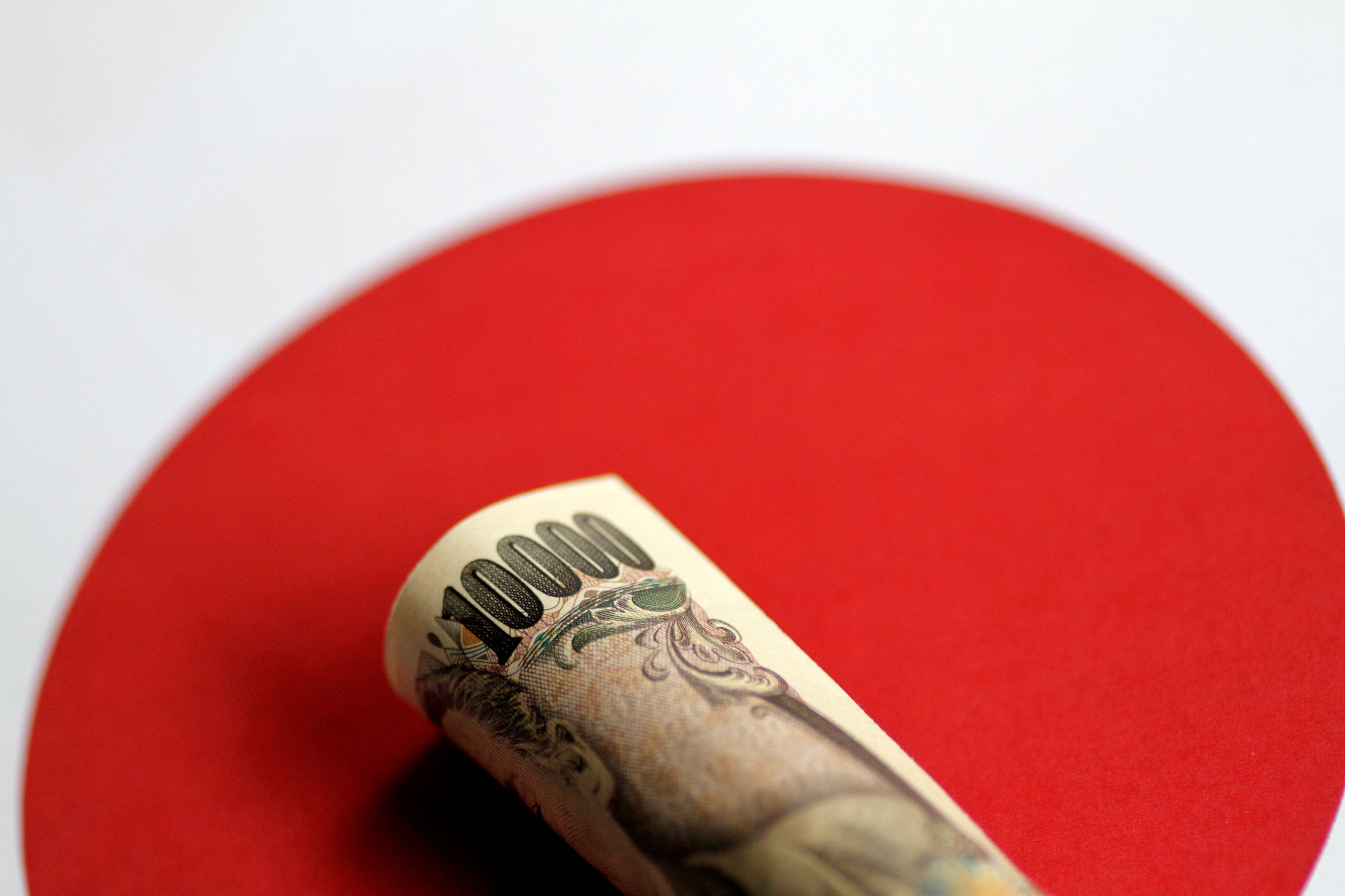 アングル：トランプ取引の陰で存在感、日本の個人マネー　恒常的な円安圧力