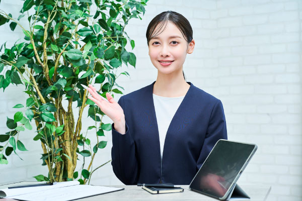 管理部門で働かれている方の業務課題を解決する資料を無料でプレゼント!