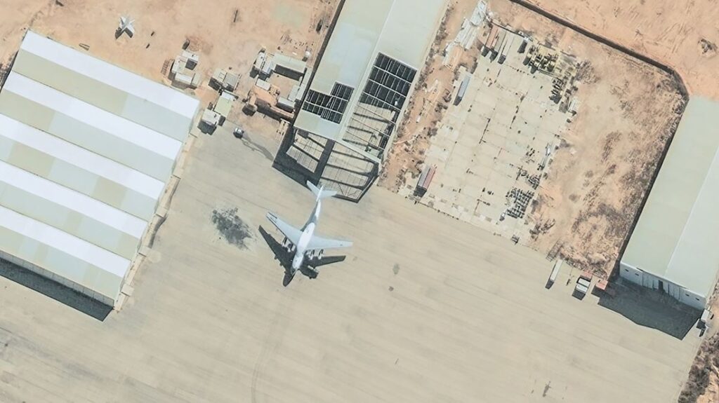 シリアからリビアへ向かうロシアの航空機急増、地中海の新たな拠点物色 - CNN.co.jp