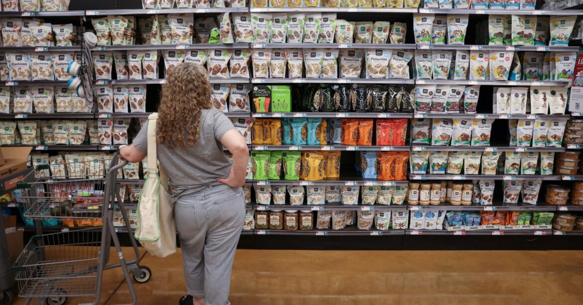 米ミシガン大消費者信頼感、2月速報値67.8に低下　期待インフレ急上昇 | ロイター