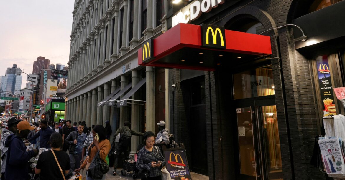 マクドナルド、第4四半期米既存店売上高が予想以上の落ち込み | ロイター