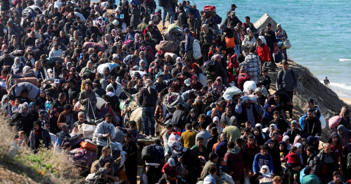 トランプ氏、ガザ住民の帰郷認めず「恒久居住地検討」 ハマス反発 | ロイター トランプ氏、ガザ住民の帰郷認めず「恒久居住地検討」 ハマス反発 | ロイター