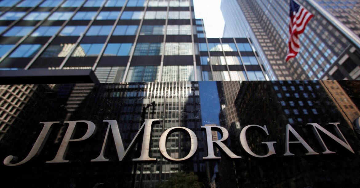 ウクライナ停戦なら近隣国通貨に「差し引きプラス」効果=JPモルガン | ロイター ウクライナ停戦なら近隣国通貨に「差し引きプラス」効果=JPモルガン | ロイター