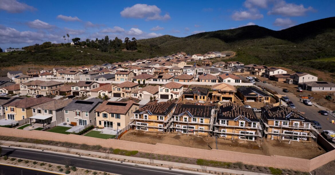 1月の米住宅着工件数9.8%減、一戸建て不振 寒波が影響 | ロイター 1月の米住宅着工件数9.8%減、一戸建て不振 寒波が影響 | ロイター