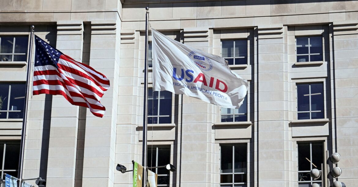米政権、ＵＳＡＩＤの米職員1600人削減へ | ロイター