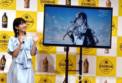 『ジョージア』新キャンペーン発表会に登場した（左から）浜辺美波、Ado （C）ORICON NewS inc. 