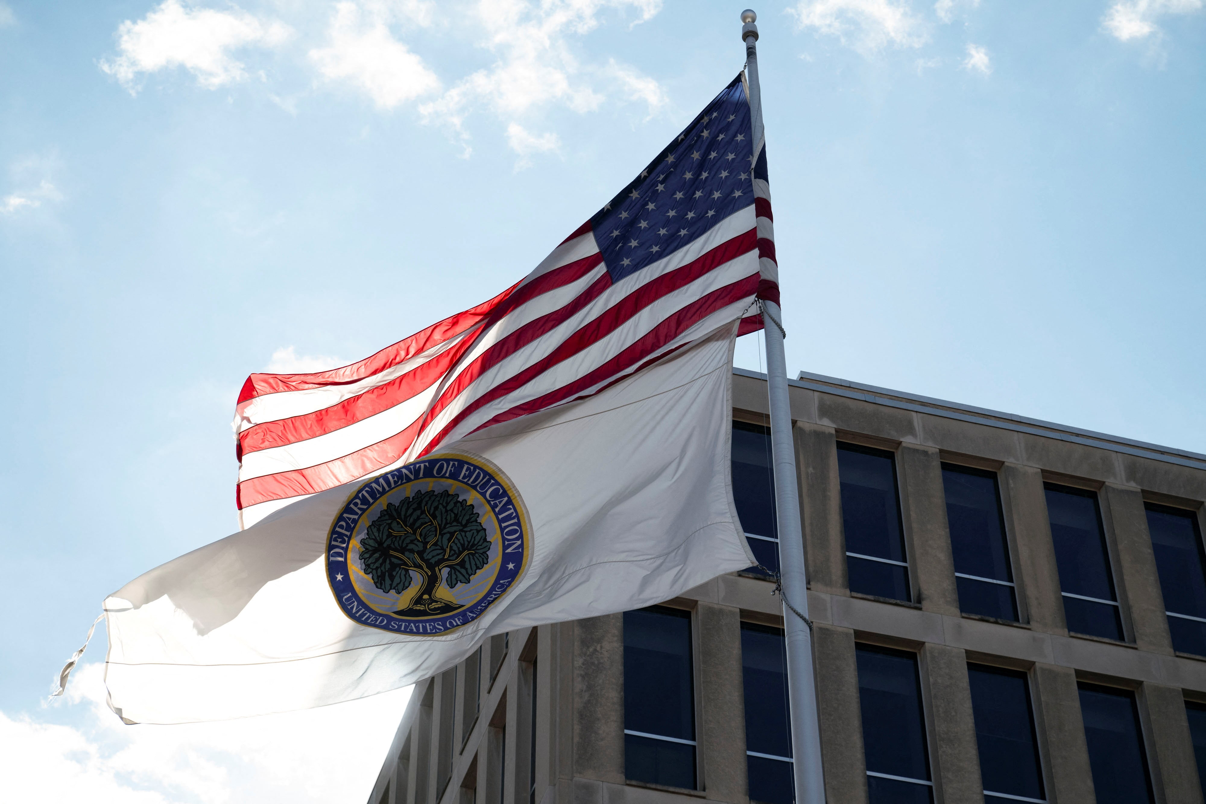 トランプ氏、教育省閉鎖へ大統領令検討 議会と協力意向